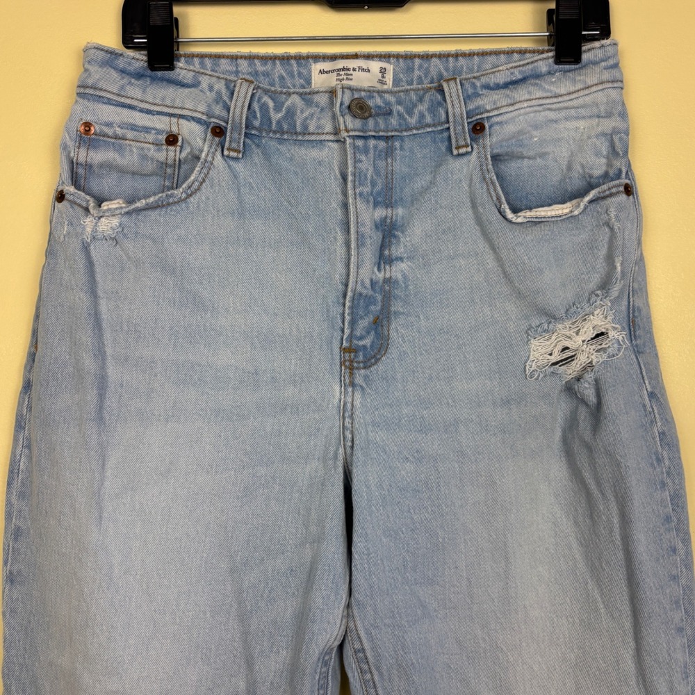 ABERCROMBIE & FITCH Curve Love High Rise Mom Jeans Light Blue Wash Women Size 29 - Picture 4 of 14